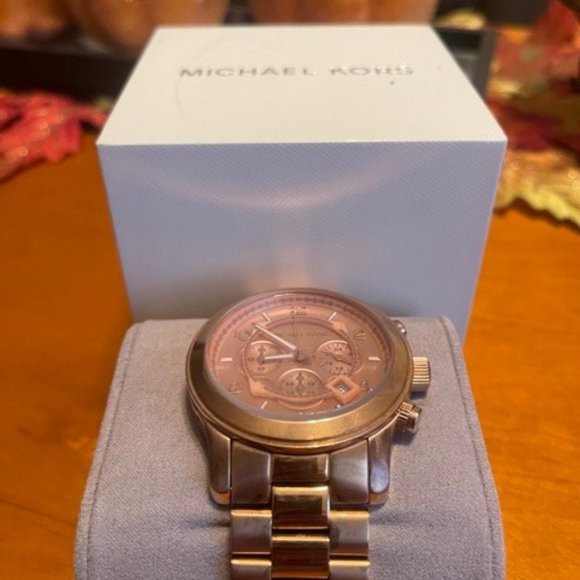 Michael Kors Rose Gold Watch - Picture 1 of 4